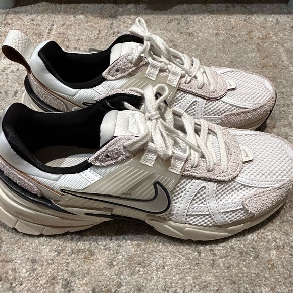 Nike Shoes - Nike V2K run sneakers